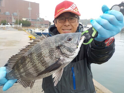 2021年12月06日（月曜日）｜クロダイ・チヌ（ウキダンゴ釣り）｜愛知県 – 常滑港｜ウキ紀州・ダンゴ｜フィールドテスター中村 輝夫