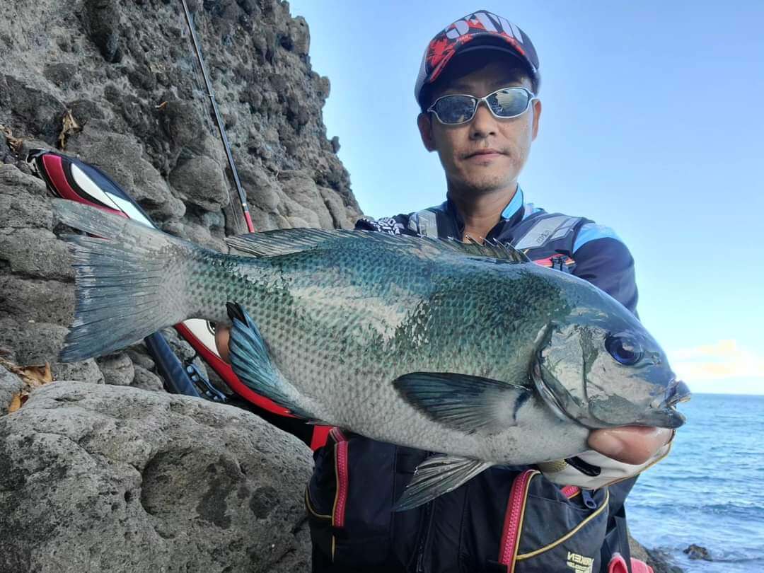 2024年08月25日（日曜日）｜メジナ・グレ・クロ｜静岡県 – 東伊豆川奈 汐吹｜ウキフカセ｜フィールドスタッフ田代 真也