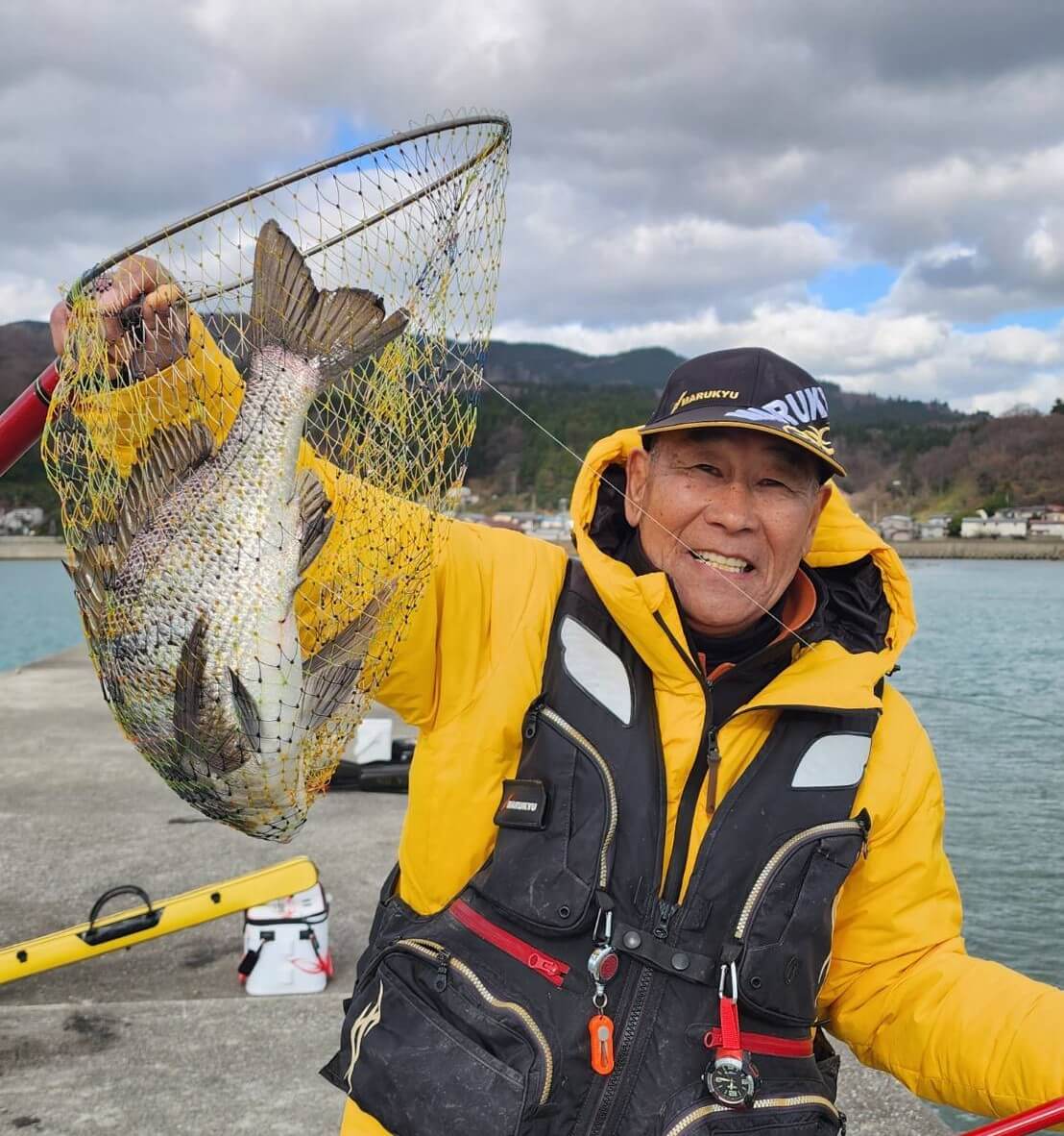2025年11月29日（土曜日）｜クロダイ・チヌ（フカセ釣り）｜秋田県 – 男鹿市・椿漁港堤防｜ウキフカセ｜フィールドテスター小林 純平