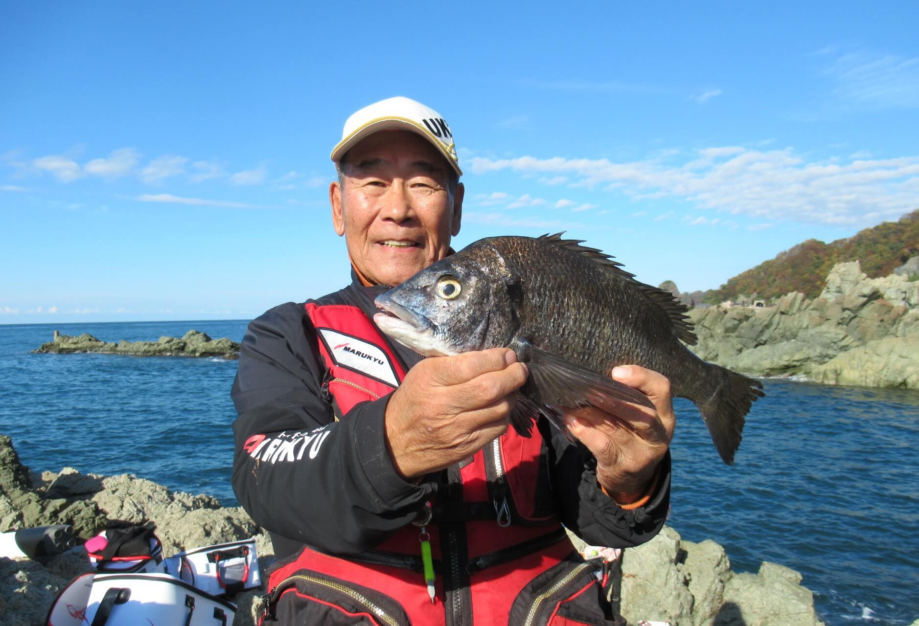 2025年11月06日（木曜日）｜クロダイ・チヌ（フカセ釣り）｜新潟県 – 村上市・深間周辺の磯｜ウキフカセ｜フィールドテスター小林 純平