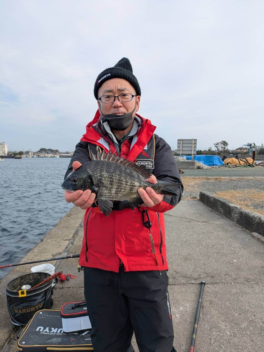 2025年12月30日（火曜日）｜クロダイ・チヌ（ウキダンゴ釣り）｜静岡県 – 舞阪網干場｜ウキ紀州・ダンゴ｜フィールドテスター大島 幸夫