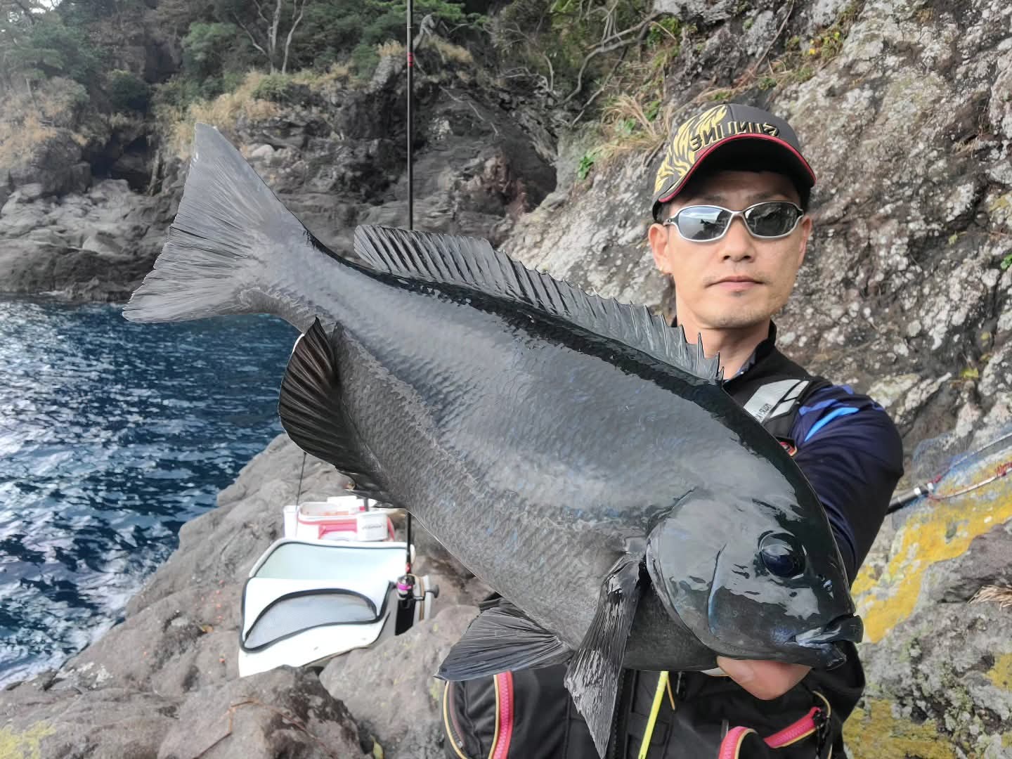 2025年12月21日（日曜日）｜メジナ・グレ・クロ｜神奈川県 – 真鶴半島・カイザキ｜ウキフカセ｜フィールドスタッフ田代 真也