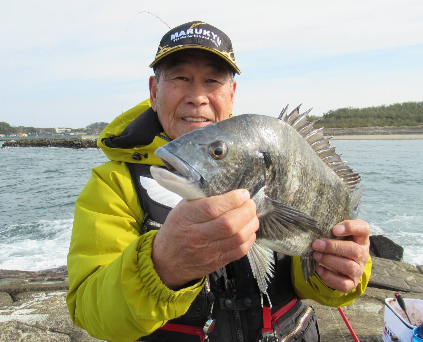 2026年02月21日（土曜日）｜クロダイ・チヌ（フカセ釣り）｜秋田県 – にかほ市・赤石海岸｜ウキフカセ｜フィールドテスター小林 純平